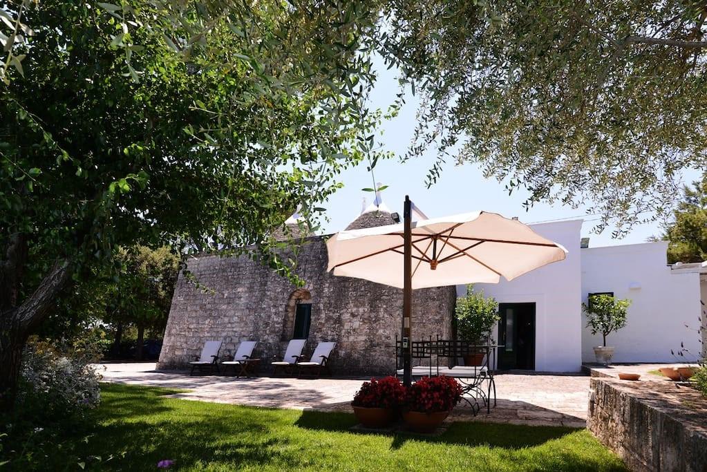 Trulli Villa Gloria